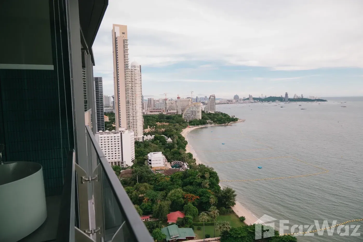 รูป Sea View Condo in Pattaya 1 BR 57sqm, Beachfront living - รูปที่ 12/19