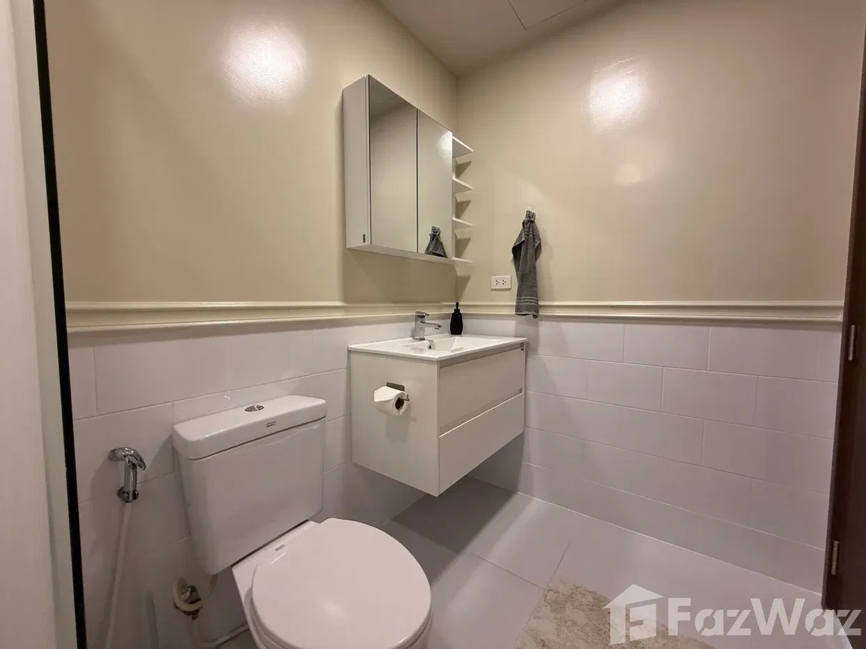 picture Newly Renovated 1 bed condo with Stunning Mountain Views - 38/67