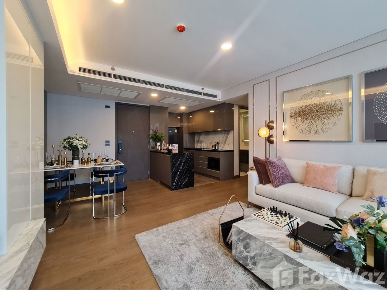 picture Siamese Exclusive Queens 2 bedrooms 2 bathrooms with bathtub - 1/8