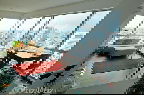"Silom Suite" Condo 102 sqm corner unit -stunning open view!