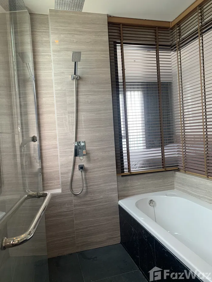 picture Beautiful High Floor Beachfront Condo 2 Bedrooms 2 Bathrooms Condo for Sale - 5/12