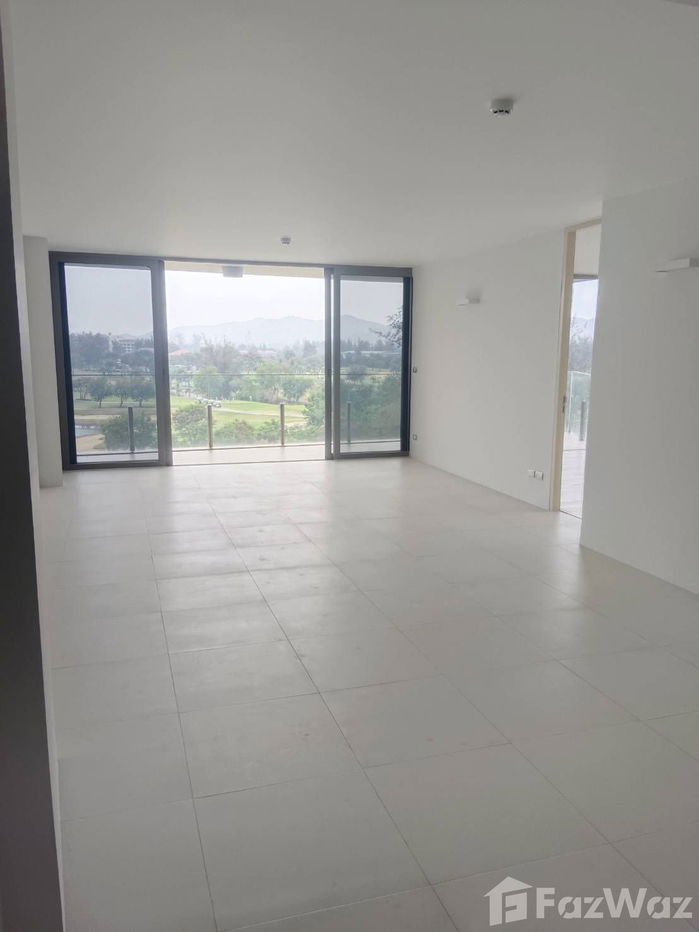 picture Top Floor with Park view - 5/12