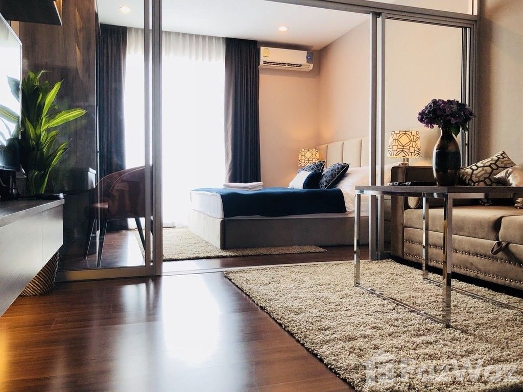 picture Mordern Studio Unit with Fantastic Views of the City - 3/14