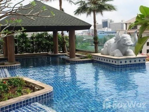 2 Bedroom Condo for sale at Baan Sathorn Chaophraya