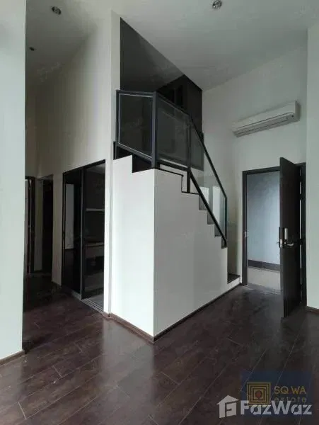 picture Explore the City of Lights in Luxury: Experience Bangkok from C Ekkamai&apos;s Modern Condo! - 15/17