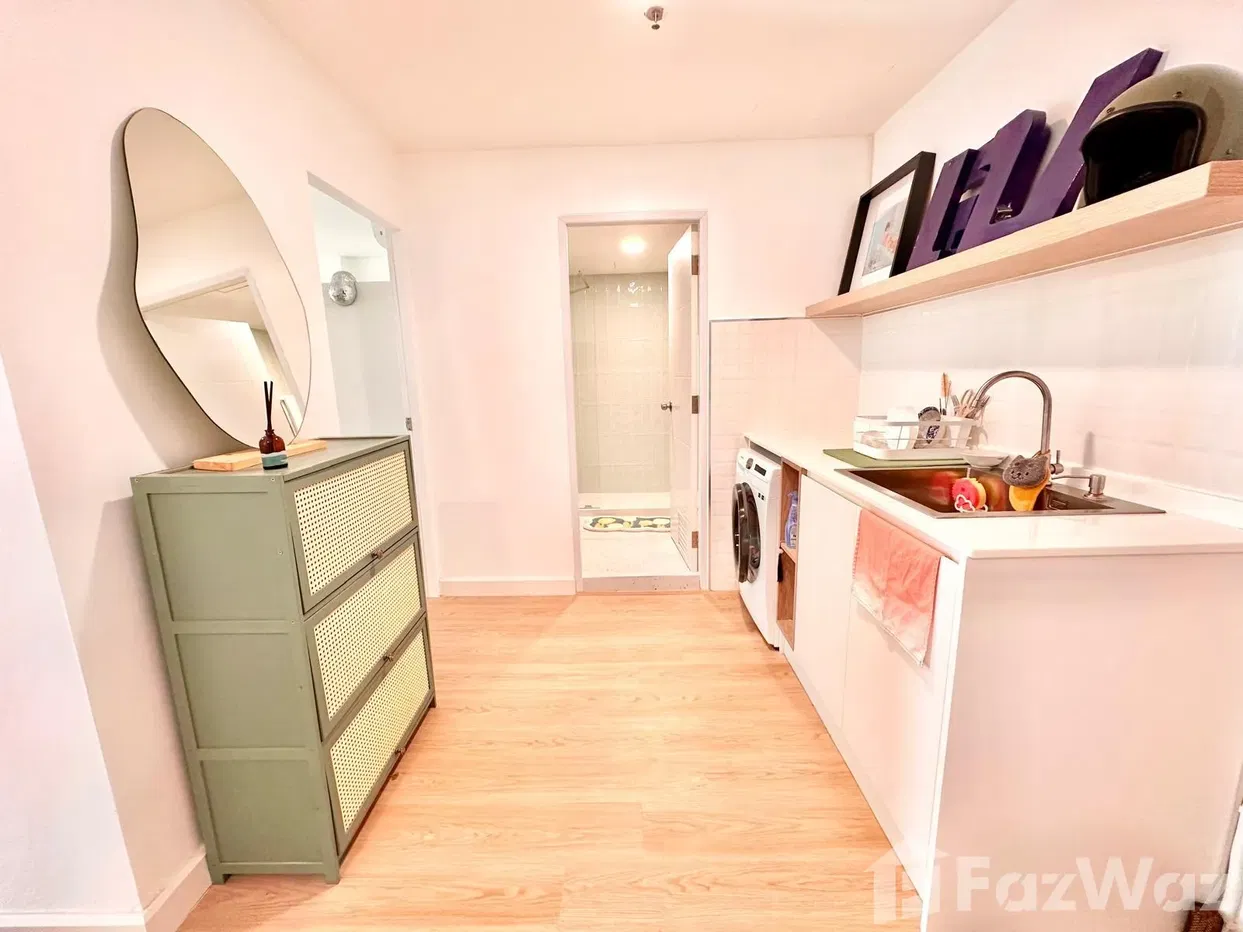 picture Bright Cheerful Renovated Unit Great Investment - 9/16