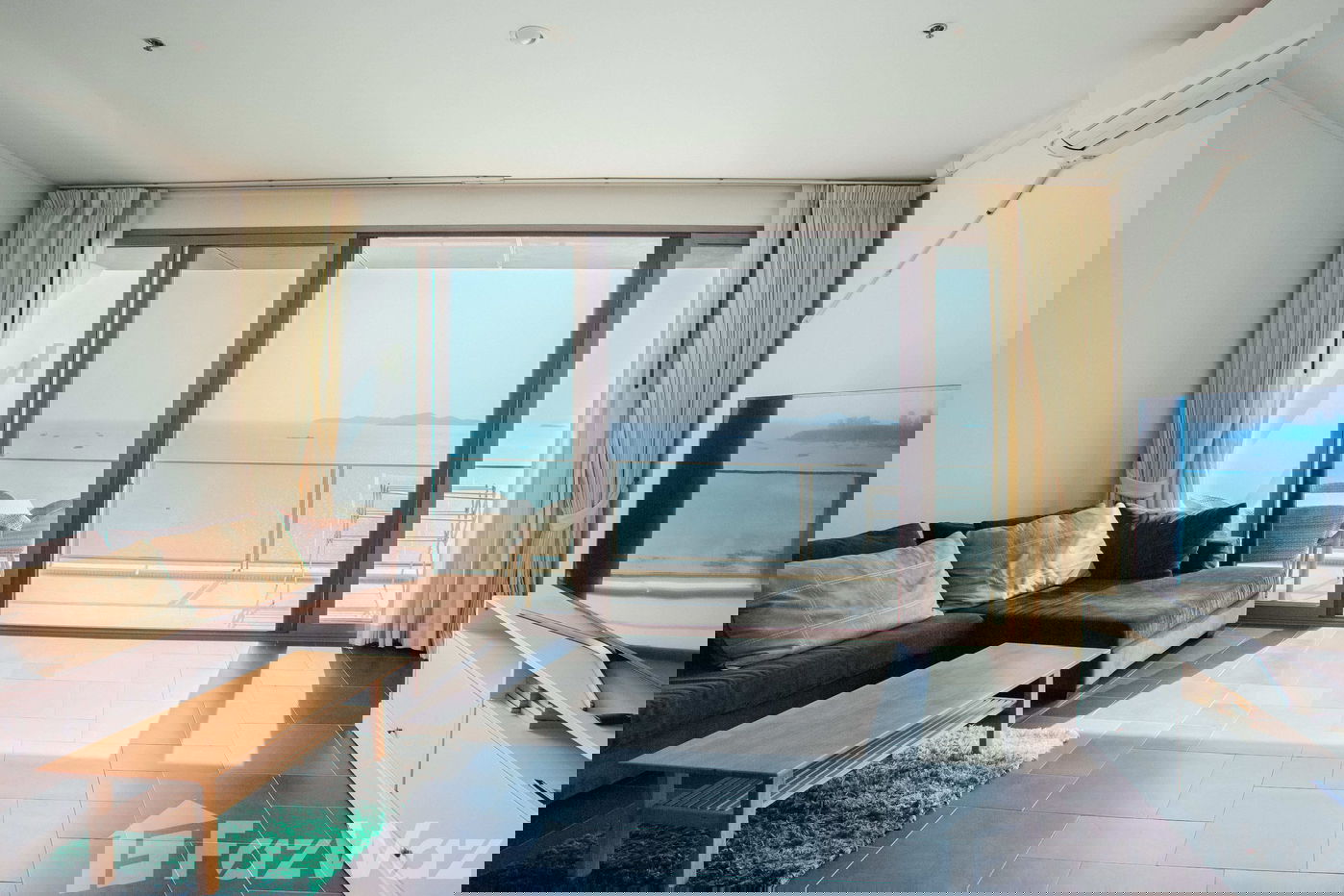 picture 2 bedroom 2 bathroom Northpoint luxury condominium for sale - 7/19