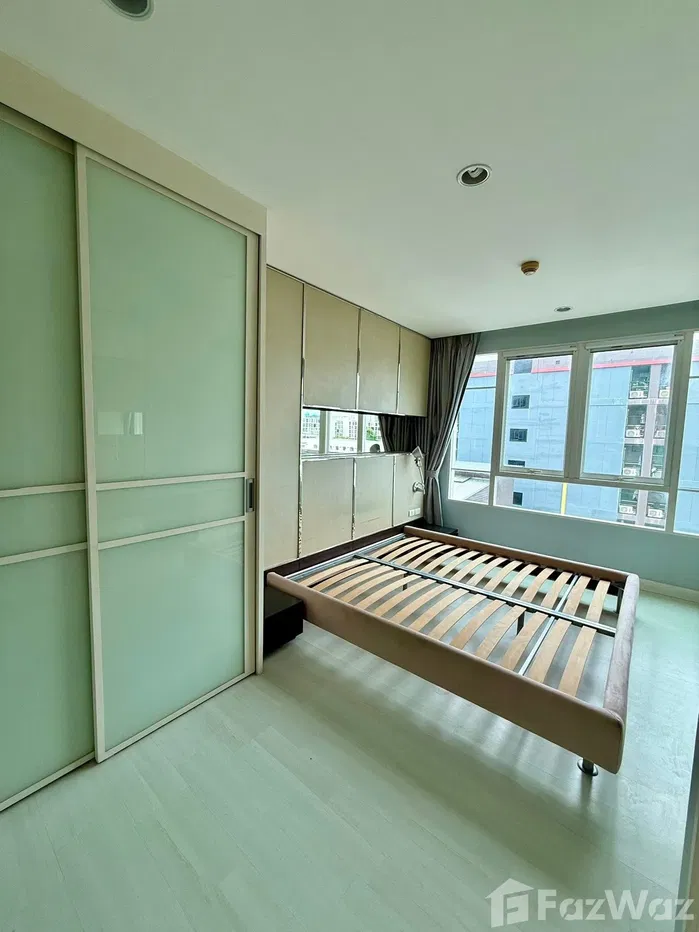 picture 1 bedroom near BTS Saphan Taksin (furniture upon request) - 3/7