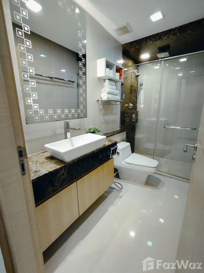 picture The Palm Beachfront Luxury Condo Wongamart Beach - 18/23