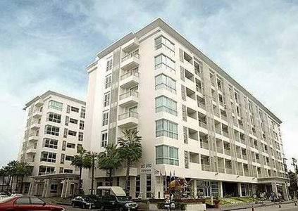 เดอะ นายน์ เพลส