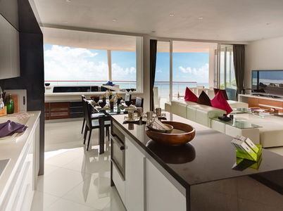 เพียว ซันเซ็ท บีช