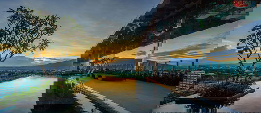 ดิ แอสตร้า