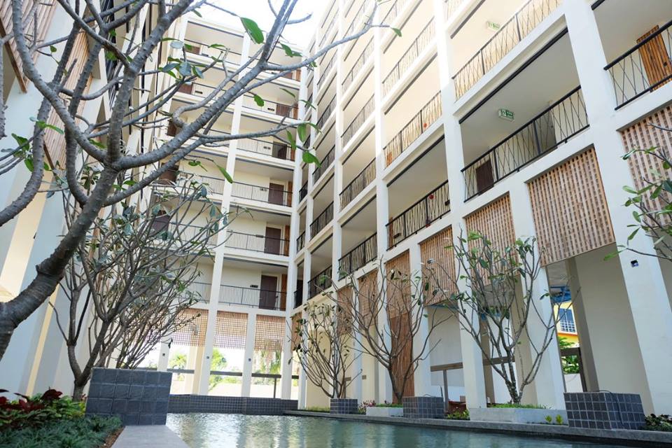 Project Light stage condo Picture - 1/3