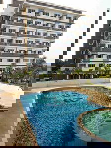 จีนายน์ คอนโดมิเนียม