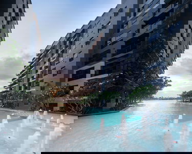 เดอะ โพลิแทน รีฟ