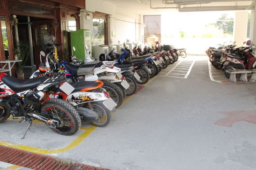 Project 103 Condominium 5 Picture - 5/6