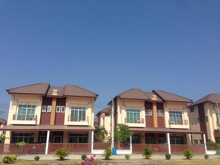 บ้านแฝด 2.5 ชั้น