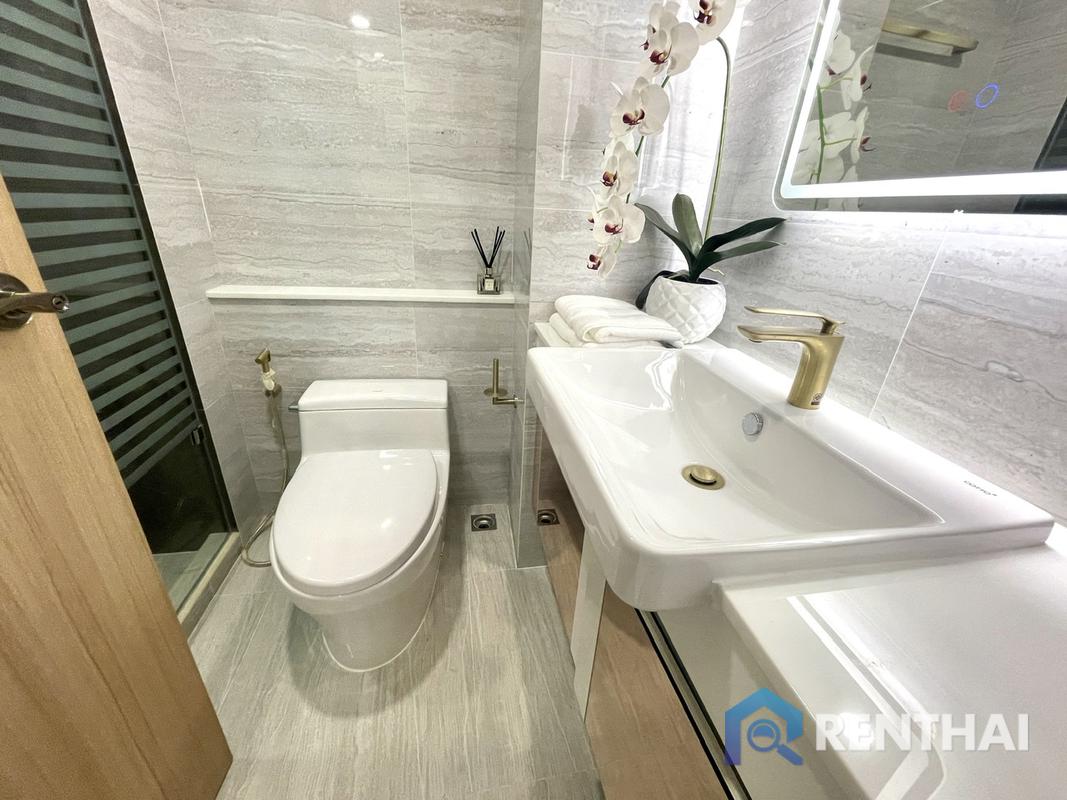 picture For sale condo Studio at Dusit Grand Park 2 - 5/24