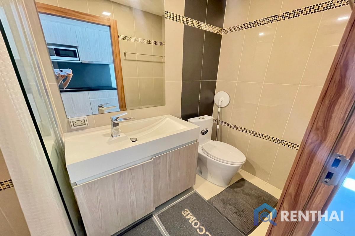 รูป ขายคอนโด Laguna Beach Resort 2 สตูดิโอห้องเพดานสูง วิวสระว่ายน้ำชั้นสูง - รูปที่ 8/25