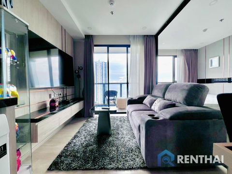 หรูหรา 1 ห้องนอน พร้อมเฟอร์นิเจอร์ครบครันในคอนโด Panora ในพัทยา พร้อม ยิมและที่จอดรถ- 4.5 ล้านบาท