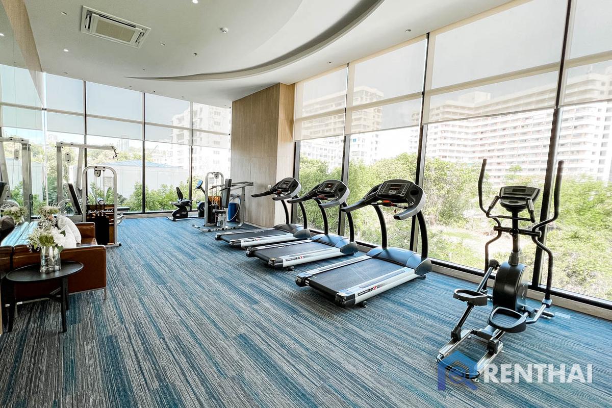 รูป หรูหรา 1 ห้องนอน พร้อมเฟอร์นิเจอร์ครบครันในคอนโด Panora ในพัทยา พร้อม ยิมและที่จอดรถ- 4.5 ล้านบาท - รูปที่ 23/24