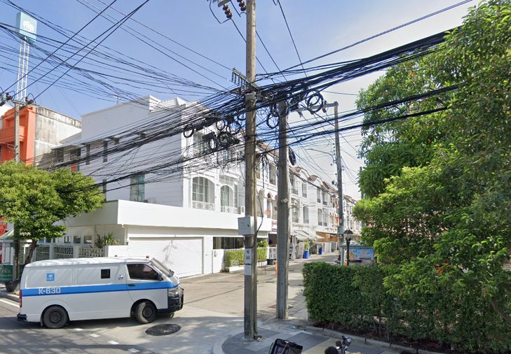 บ้านกลางเมือง ลาดพร้าว - โชคชัย 4