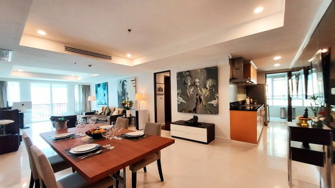 Large Luxury Condo Sukhumvit 11