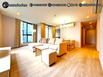 Condos for sale : LIV@49 Sukhumvit 49: Luxurious 3-Bedroom Condo for Sale